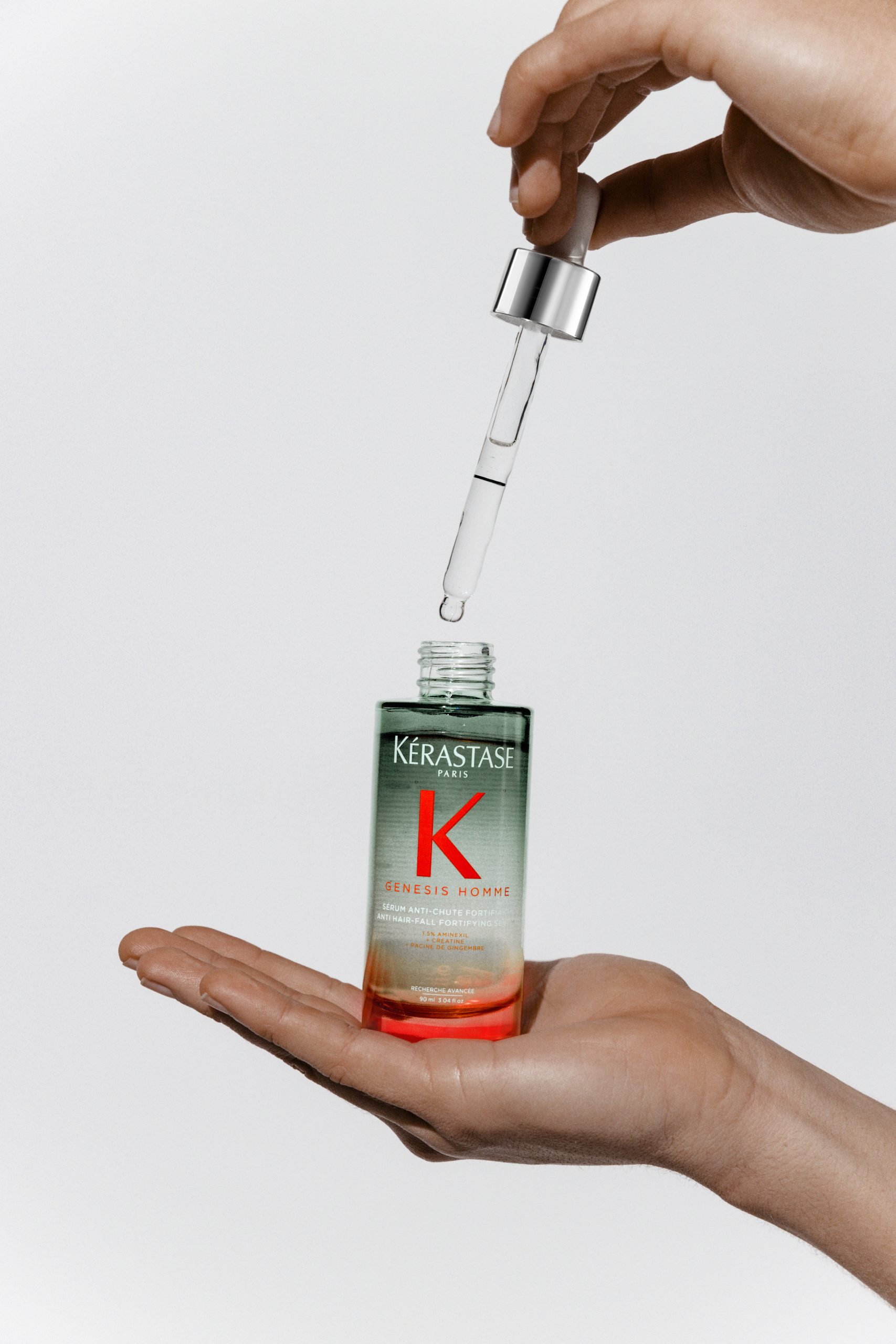 KER_22_GENESISHOMME_SERUMANTICHUTEFORTIFIANT_03474637077495_PRODUCTSINHAND-scaled